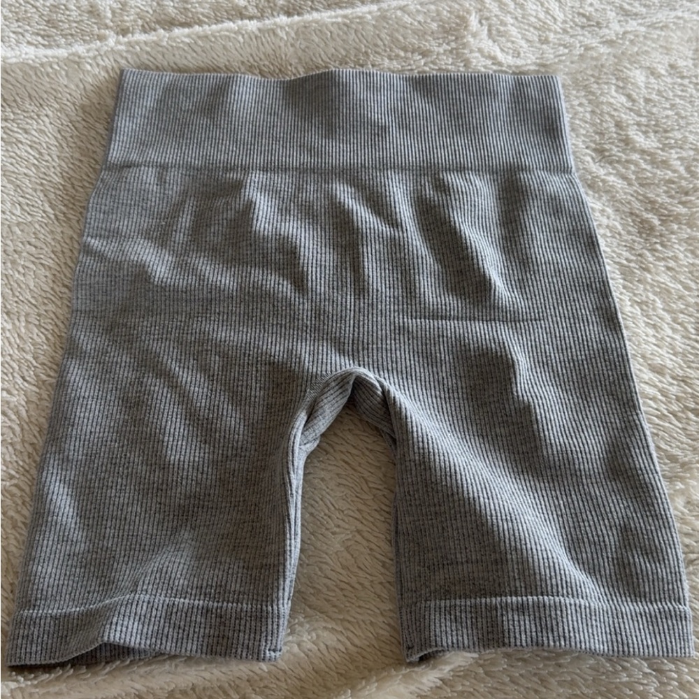 Rue21 Light Gray Ribbed Shorts - Picture 2 of 3